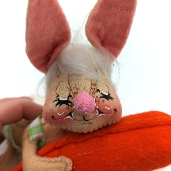 Annalee Mobilitee Doll Bunny Rabbit Carrot Figurine Doll 1971 - Picture 3 of 7